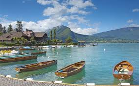 Hamta Bilder Annecysjon Frankrike City Lake Batar Piren Sommar Ovre Savoy Besthqwallpapers Com Lago Paesaggi Alpi