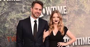 She is of german, and some english and scottish. Amanda Seyfried S Husband Thomas Sadoski Is A Pretty Famous Actor