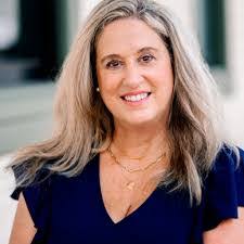 Candice Pemberton's Instagram, Twitter & Facebook