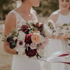 There are few things better than bright flowers in the spring to reassure you that winter has passed and warmer days are here. Table Flower Auckland Wedding Flowers