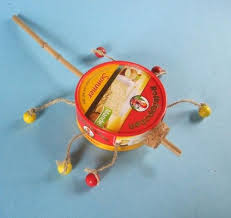 Basteln Mit Kindern Kostenlose Bastelvorlage Selbst Gebastelte Musikinstrumente Bastelvorla Musikinstrumente Basteln Instrumente Basteln Basteln Mit Kindern