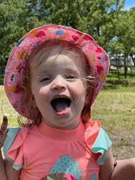 Pageant votes for children in different age groups