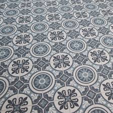 Tapis salon patchwork carreaux ciment bleu debonsol. Sol Pvc Carreaux Ciment Bleu Gris Visaro 200cm Kalico