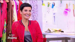 5 femmes passionnées de shopping, se lancent dans la 5 femmes passionnées de shopping, se lancent dans la première compétition de shopping de france sous le regard expert de cristina cordula, conseillère en stylisme. Les Reines Du Shopping Cette Regle Du Jeu Qui Va Reveni Tele Star