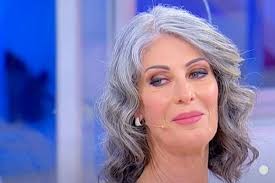 Jun 13, 2021 · a poche settimane dal confronto a uomini e donne, la situazione tra elisabetta e luca sembra essere completamente cambiata. Isabella Ricci Uomini E Donne Dove Si Trova La Sua Azienda