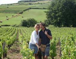 Alors qu'elle dépérit peu à peu, elisabeth prend la plume et. Les Marins Globe Trotters Reviennent Au Village En Vignerons