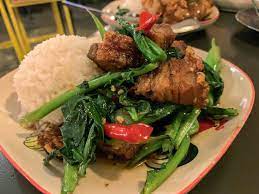 At Kiin Kiin In Greenwood The Chef Deftly Re Creates Thai Street Food From Her Childhood In Bangkok The Seattle T Thai Street Food Food Japanese Street Food