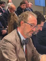 La (pen)última pantomima abre paso a la tercera vía del Sevilla