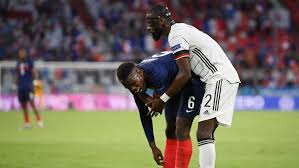 This is the official page for paul labile pogba. Paul Pogba Uber Antonio Rudiger Er Hat An Mir Geknabbert Kicker