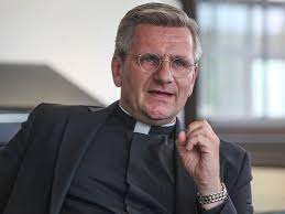 Dominik schwaderlapp im porträt kein glaube zum halben preis. Interview Mit Weihbischof Dominik Schwaderlapp Der Zolibat Ist Zeitgemass Und Notwendig
