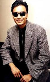 The second album was released in 2002 while the third was released in 2007. Foto Keluarga Ziana Zain