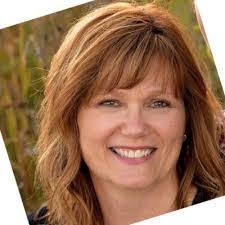 Kim Volk's Instagram, Twitter & Facebook