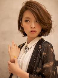 かきあげたニュアンス前髪がクールグラマラスな大人ボブ bekku hair salon 恵比寿店のヘアスタイル ヘアースタイル ヘアスタイル ヘアスタイリング