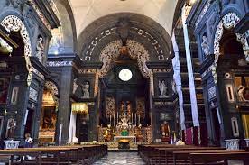 Per trecento anni san lorenzo fu la cattedrale di firenze, prima di cedere lo status a santa reparata, quando vennero solennemente traslate le spoglie del vescovo di firenze, san zanobi. Storia Della Chiesa Dei Santi Michele E Gaetano Di Firenze Aida News