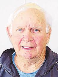 Structure fire stops traffic