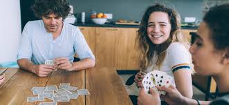 Juegos populares y tradicionales definicion diferencias y ejemplos. 11 Amenos Juegos En Casa Para Adolescentes Como Alternativa Al Movil