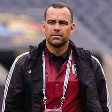 Rafael édgar dudamel ochoa, commonly known as rafael dudamel (born january 7, 1973), is a venezuelan football manager, currently in charge of chilean club universidad de chile and former. Rafael Dudamel Photos Facebook