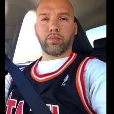 Deirdre Ware's Instagram, Twitter & Facebook