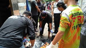 Banyak yang tersedia dalam set yang dirancang dengan rumit yang menyediakan platform. Breaking News Geger Temuan Mayat Di Kamar Kecil Sdn Kebun Bunga 6 Banjarmasin Timur Banjarmasin Post