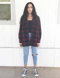 Team them with an oversized sweatshirt on those cooler days. How To Style Your Mom Jeans 27 Outfit Ideas