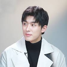 Tôn Thần Thuân, nam phụ cực hot của Vân Chi Vũ là ai?