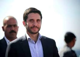 وكان قد سكن المزة، من أعمال دمشق، ثم رجع فسكن وادي القرى. Uh Zyqb7wv7ssm