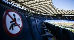 Si trova all'interno del complesso sportivo del foro italico, a nord della città, ed è la casa di lazio e roma. Serie A Mille Spettatori All Olimpico Per Roma Juve E Lazio Inter Zingaretti Firma L Ordinanza