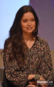 Judgment day sarah connor is the mother of the future resistance leader, john connor.while living off the grid, sarah and her son encountered cameron, a machine sent back to protect john from skynet's assassins.cameron lead them to time displacement equipment hidden in a bank vault and transported the three of them from the year 1999 to 2007. Terminator The Sarah Connor Chronicles Roster Con