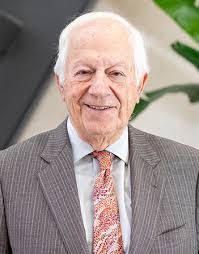 Lee Goldsmith's Instagram, Twitter & Facebook