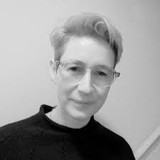 Bernadette Holmes's Instagram, Twitter & Facebook