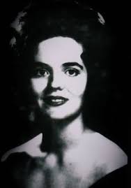 Sharon Reeves's Instagram, Twitter & Facebook