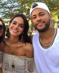 It is their fourth breakup in 6 years! Bruna Marquezine Comemora Os 23 Anos Com Festa No Rio De Janeiro Vogue Gente