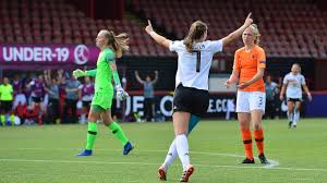 From nieder (low, nether) +‎ lande (lands), a plural of land n: 3 1 Gegen Die Niederlande Im Video U 19 Im Em Finale Dfb Deutscher Fussball Bund E V