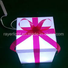 Chine Boite Cadeau De Decoration D Eclairage Led Led Festival Des Lumieres Decoratives Pour Shopping Mall Acheter Decoration De Noel De La Lumiere Sur Fr Made In China Com Un tas d'idées tendances et emblématiques pour trouver les cadeaux qui combleront vos proches. made in china
