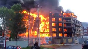 Просмотров 3,9 тыс.3 месяца назад. 176 Homes Evacuated After Fire Destroys Condo Building Under Construction In Kelowna B C Cbc News