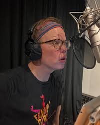 Feeling like a nice Tuesday dump. 1) I got to see Barry Manilow! Live at  Radio City! Was gonna post a video but I was singing so loud in all of them