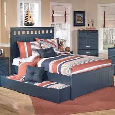 Ashley Leo Full Panel Headboard Bed With Trundle Under Bed The Comfortable Cottage Design Of The Leo Tempat Tidur Anak Perabot Kamar Tidur Set Kamar Tidur