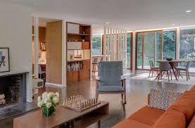 A Mid Century House Renovation Inspired By Japanese Home Design Mid Century Home Mid Century Modern Living Room Mid Century Modern Living Japanese Home Design