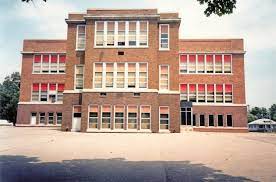 1991 Photograph Of Lincoln School In Newton Iowa Iowa Places Jasper County