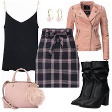 Founded in 2014 as a subsidiary of otto group, in 2018 its status changed to that of a portfolio company due to a shift in the shareholder balance. About You Outfit Party Outfits Bei Frauenoutfits De Modestil Outfit Vintage Outfits