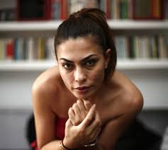 Dünya hali dizisinin kıvılcım'ı pelin abay kimdir? Leyla Bilginel In Sevgilisi Var Mi