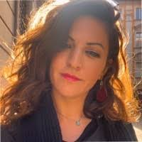 Sandra Weingart's Instagram, Twitter & Facebook