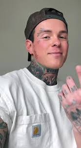 Jonathan Sayler's Instagram, Twitter & Facebook