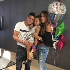 James rodríguez (james david rodríguez rubio, born 12 july 1991) is a colombian footballer who plays as a central attacking midfielder for spanish club real madrid, and the colombia national team. Social Media Das Beste Aus Dem September Real Total