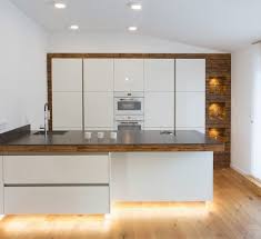 Moderne Kuchen Bei Gfrerer Kuchen In Goldegg Salzburg Moderne Kuche Wohnung Kuche Innenarchitektur Kuche