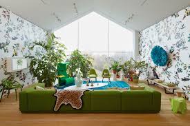 The concept of the vitra haus connects two themes that appear repeatedly in the oeuvre of herzog & de meuron: 10 Jahre Vitrahaus Gartner Internationale Mobel