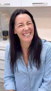 Jokes Go To Waste 🤣🤣🤣 Joelle Legg Dry Bar Comedy Comedian Josh Sneed  #husbandwifejokes #marriagejokes #mikeandjoelle