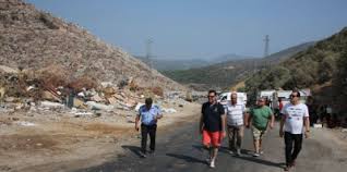 Der penetrante geruch von feuer und giftgasen hängen in den haaren und auf den klamotten wie eine zweite gefährliche unsichtbare haut fest. Bodrum Erstickt An Seinem Mull