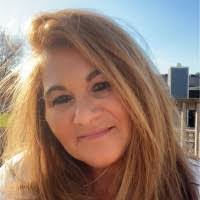 Stacy Bray's Instagram, Twitter & Facebook