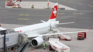 Flugzeug landet außerplanmäßig am Flughafen Hamburg — NDR.de